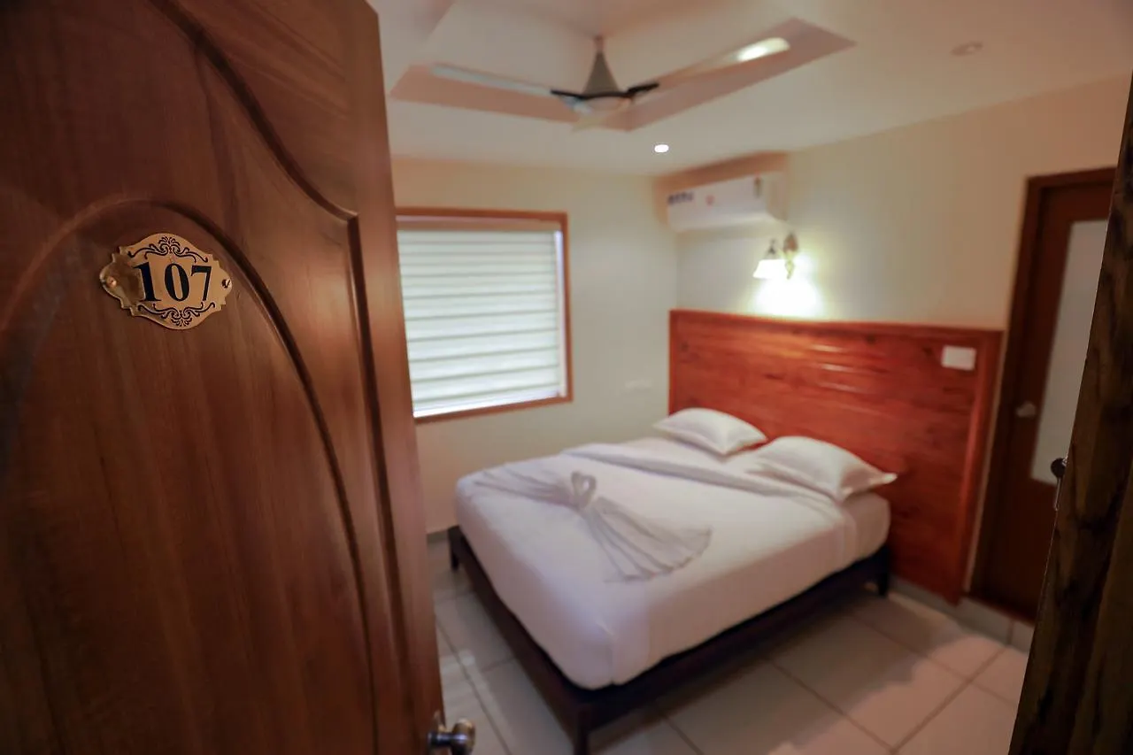 *** Hotel Roses Inn Fortkochi India