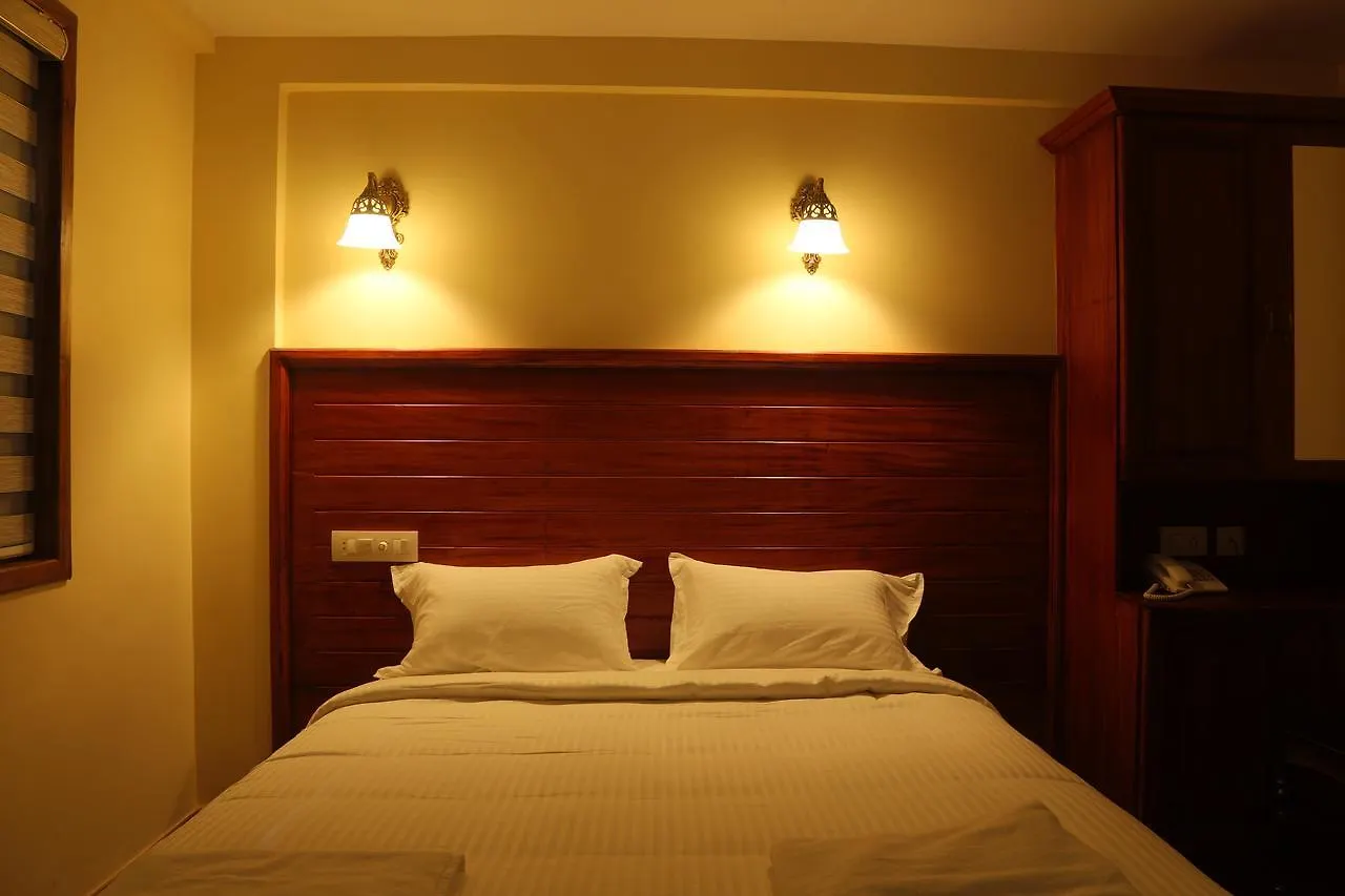 Hotel Roses Inn Fortkochi