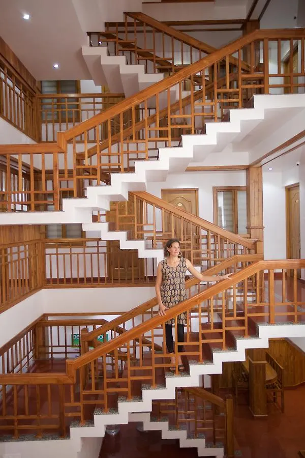 Hotel Roses Inn Fortkochi